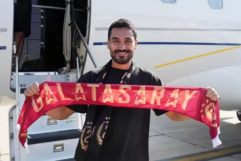 أوسيمين وجوندوجان وساني يقودون قائمة جالاتا سراي في دوري أبطال أوروبا